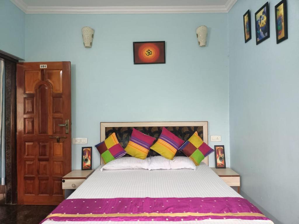 Oyo 15626 The Sovva Hotel Morjim Εξωτερικό φωτογραφία