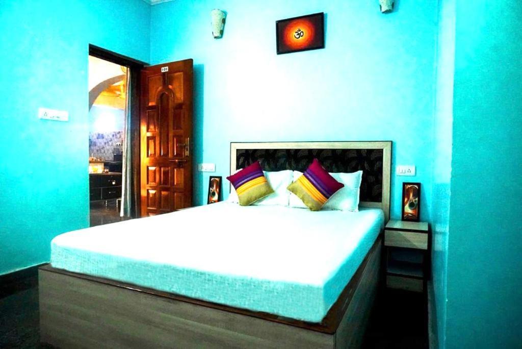 Oyo 15626 The Sovva Hotel Morjim Εξωτερικό φωτογραφία
