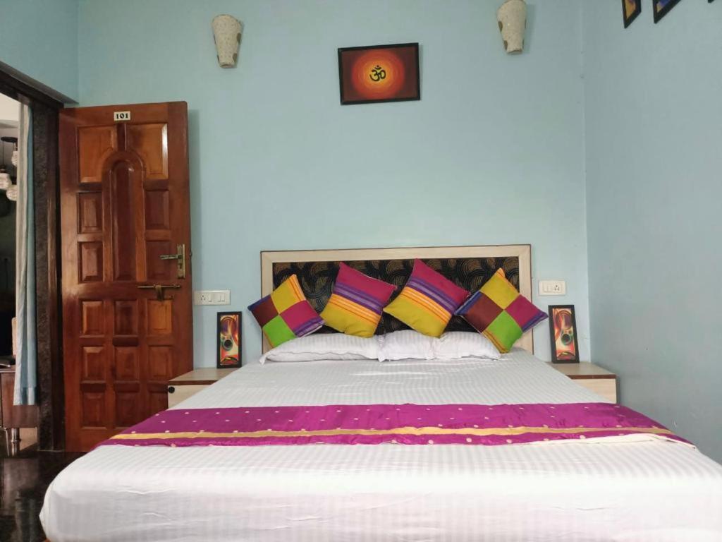 Oyo 15626 The Sovva Hotel Morjim Εξωτερικό φωτογραφία