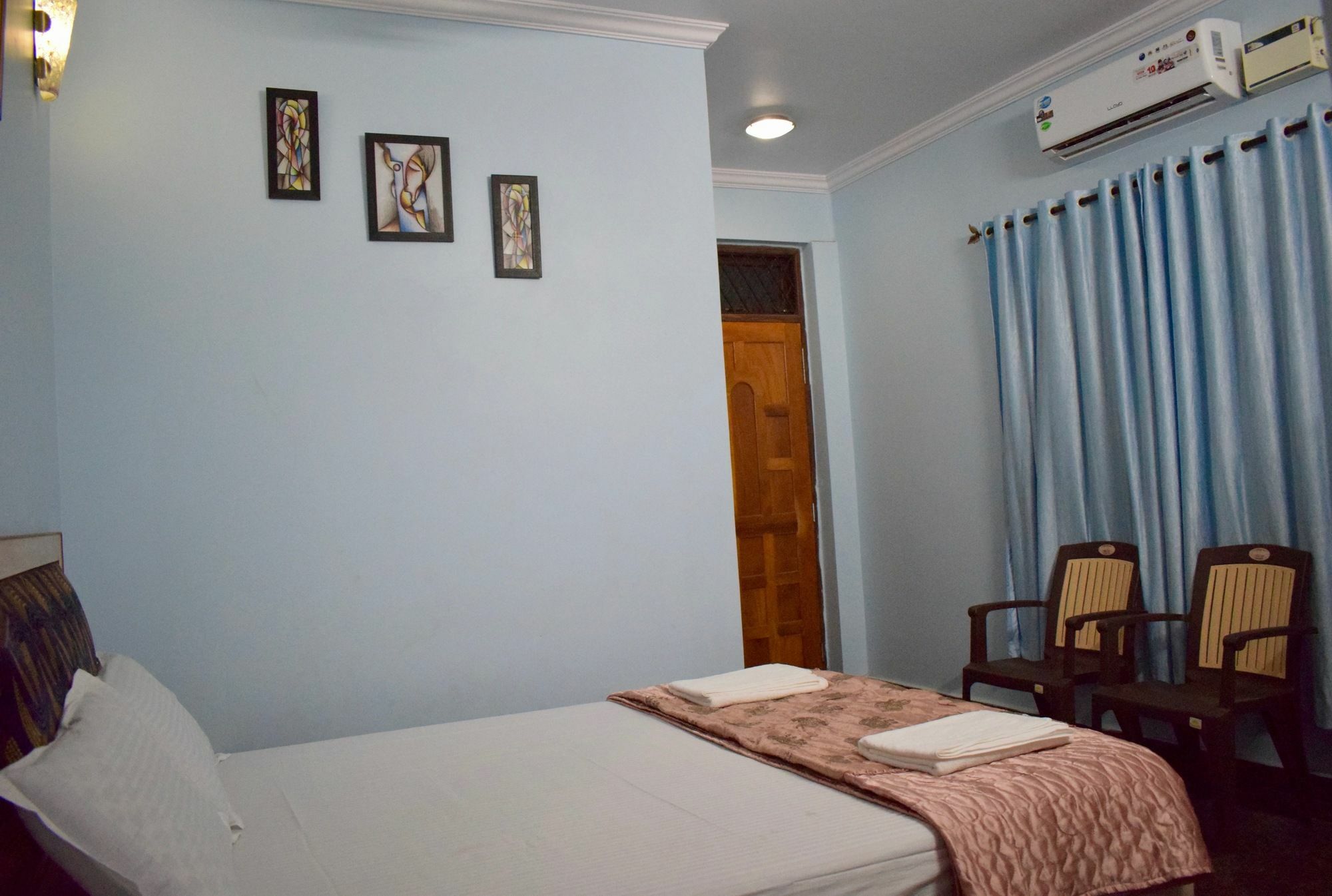 Oyo 15626 The Sovva Hotel Morjim Εξωτερικό φωτογραφία