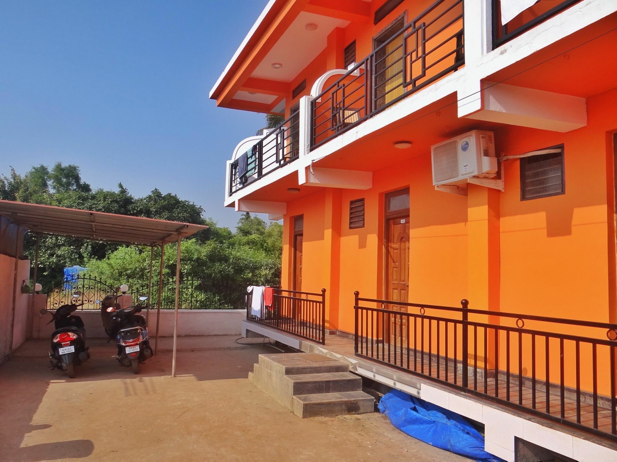 Oyo 15626 The Sovva Hotel Morjim Εξωτερικό φωτογραφία